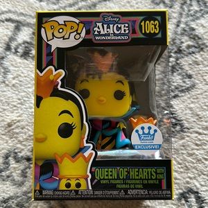Alice in Wonderland Queen of Hearts Funko Exclusive black light pop